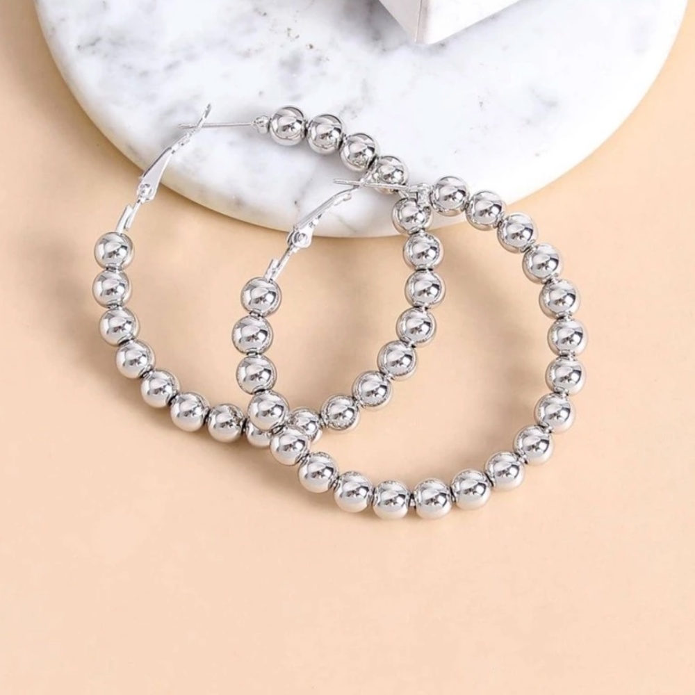 Minimalist Beaded Hoop Earrings - Picture 5 of 6